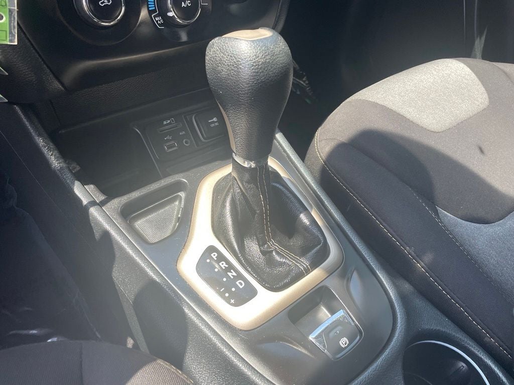 2016 Jeep Cherokee Sport