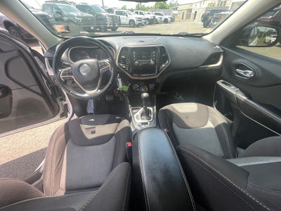 2016 Jeep Cherokee Sport