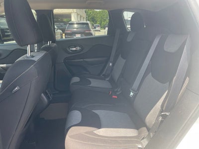 2016 Jeep Cherokee Sport