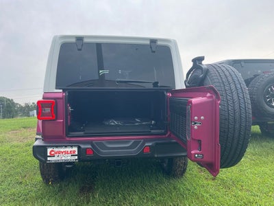 2026 Jeep Wrangler Sahara White Top Package