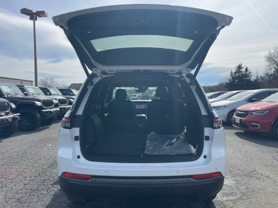 2026 Jeep Grand Cherokee Laredo