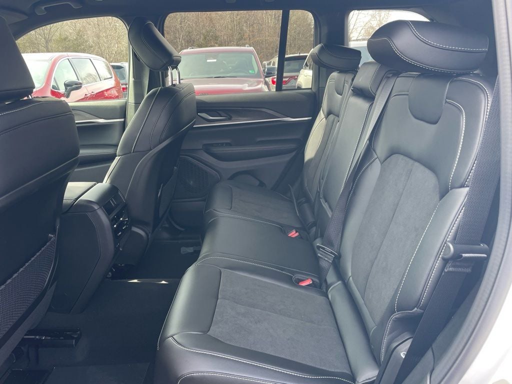 2026 Jeep Grand Cherokee Laredo