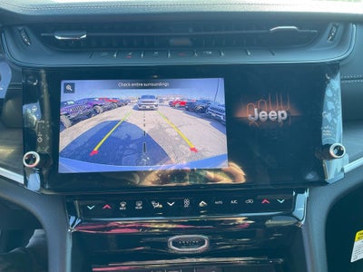 2026 Jeep Grand Cherokee Laredo