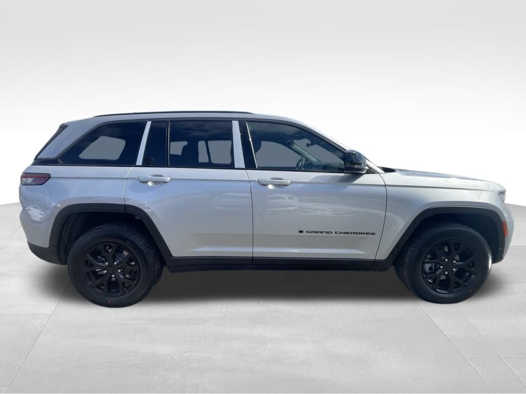2026 Jeep Grand Cherokee Laredo