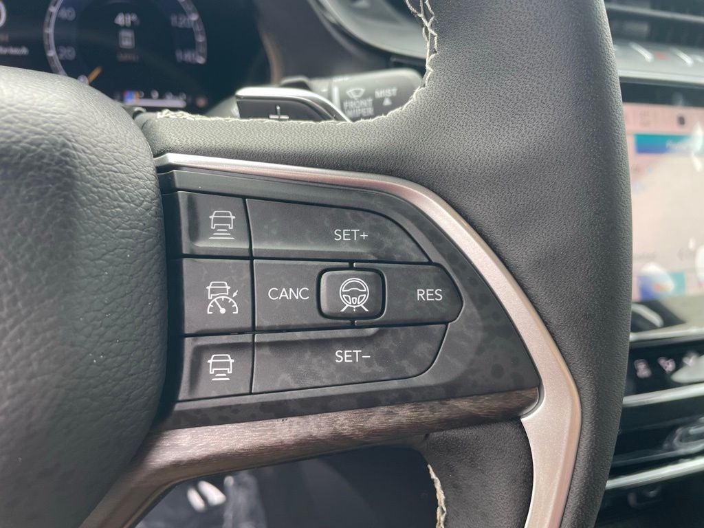 2026 Jeep Grand Cherokee Laredo