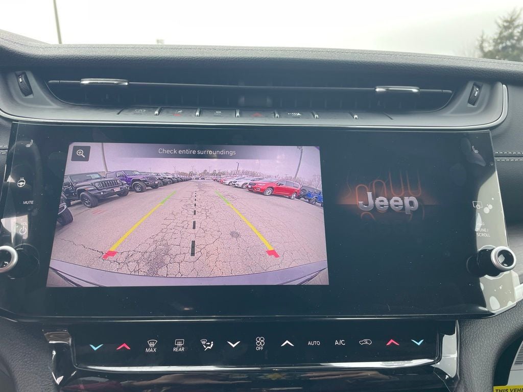 2026 Jeep Grand Cherokee Laredo