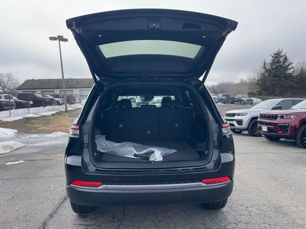 2026 Jeep Grand Cherokee Laredo