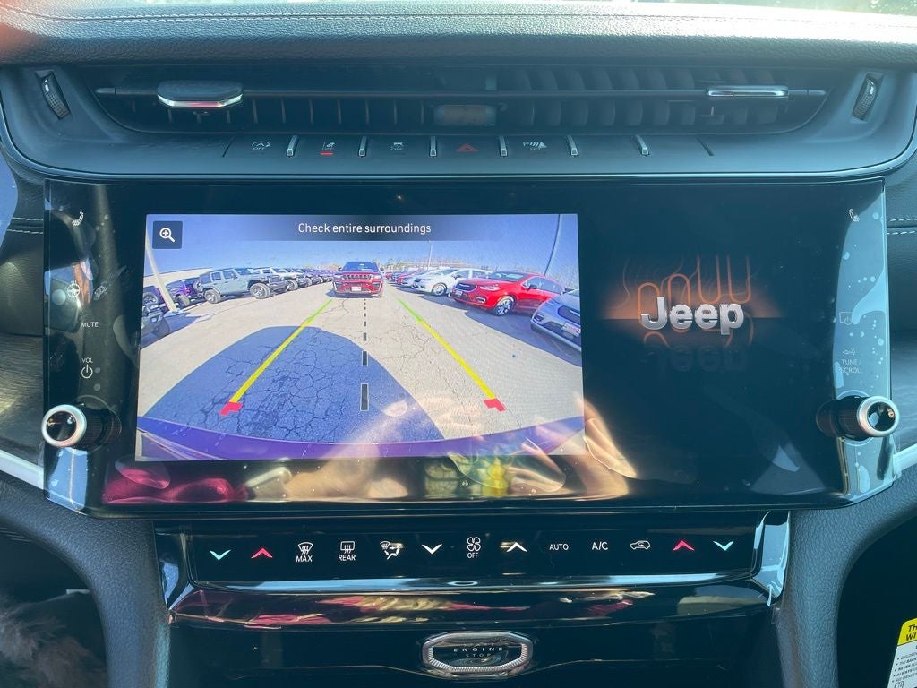 2026 Jeep Grand Cherokee Laredo