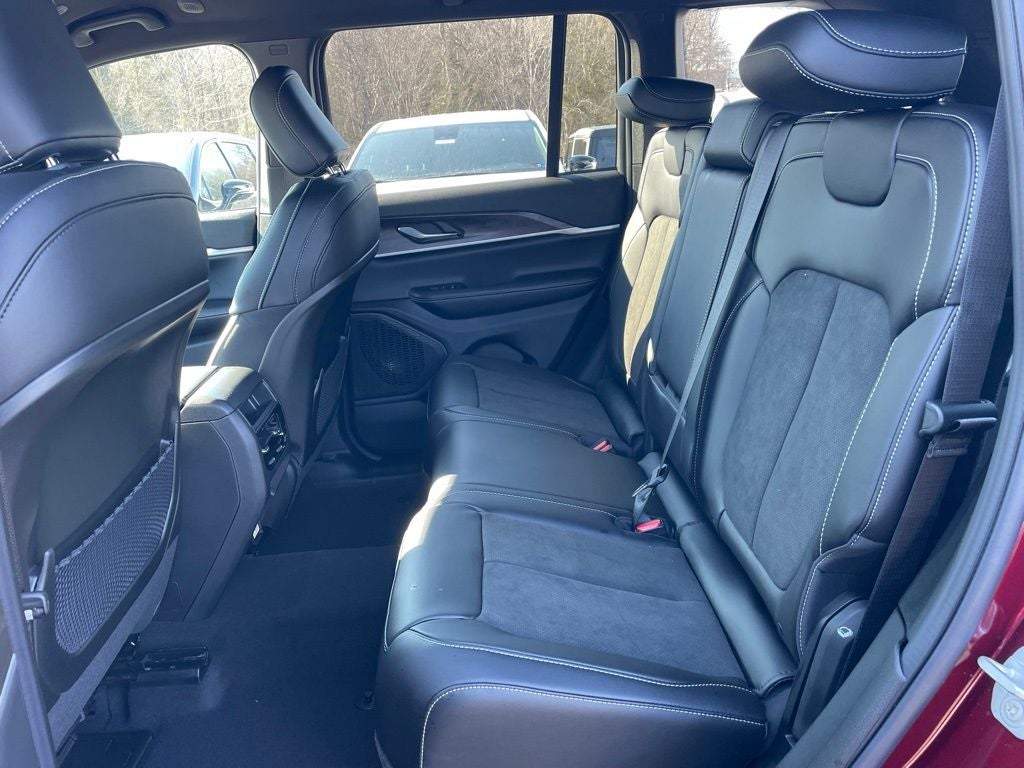 2026 Jeep Grand Cherokee Laredo