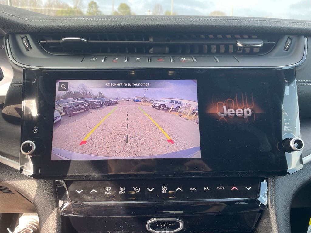 2026 Jeep Grand Cherokee Laredo