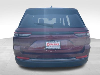 2026 Jeep Grand Cherokee Laredo