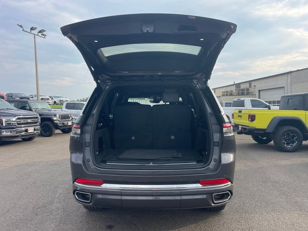 2023 Jeep Grand Cherokee L Overland