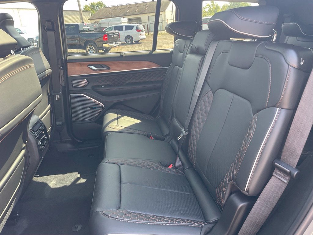 2027 Jeep Grand Cherokee L Summit