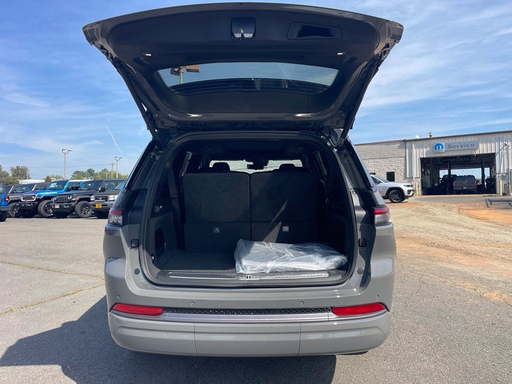2027 Jeep Grand Cherokee L Summit