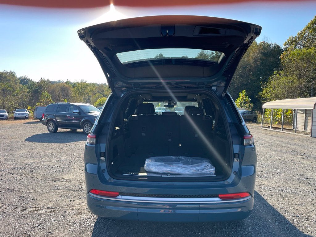 2027 Jeep Grand Cherokee L Summit