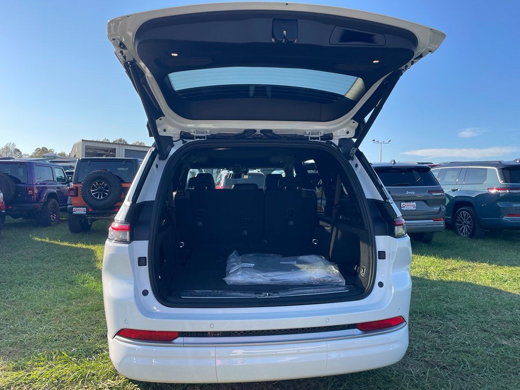 2027 Jeep Grand Cherokee L Summit