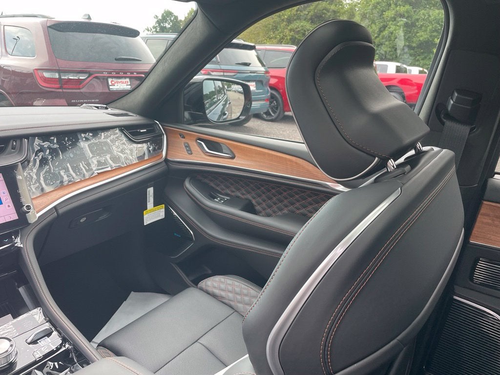 2027 Jeep Grand Cherokee L Summit DEMO