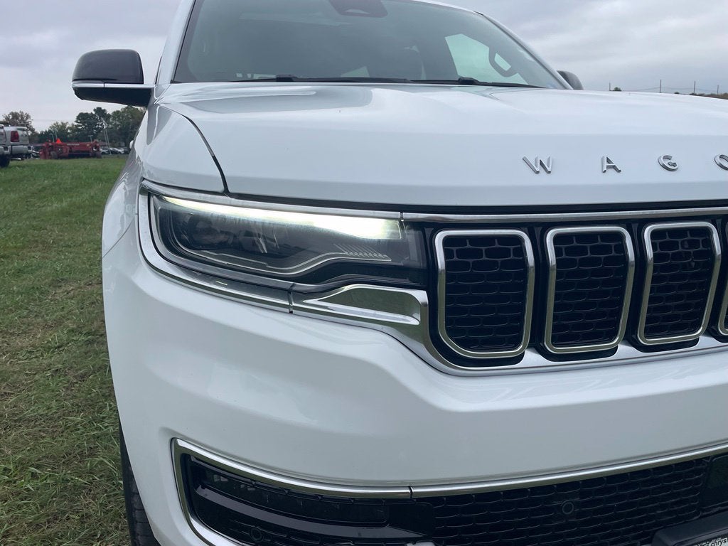 2023 Jeep Wagoneer Base