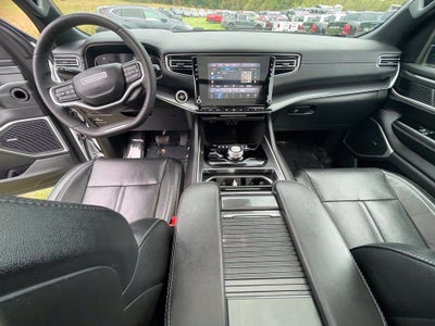 2023 Jeep Wagoneer Base
