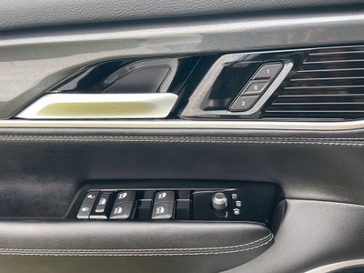 2023 Jeep Wagoneer Base