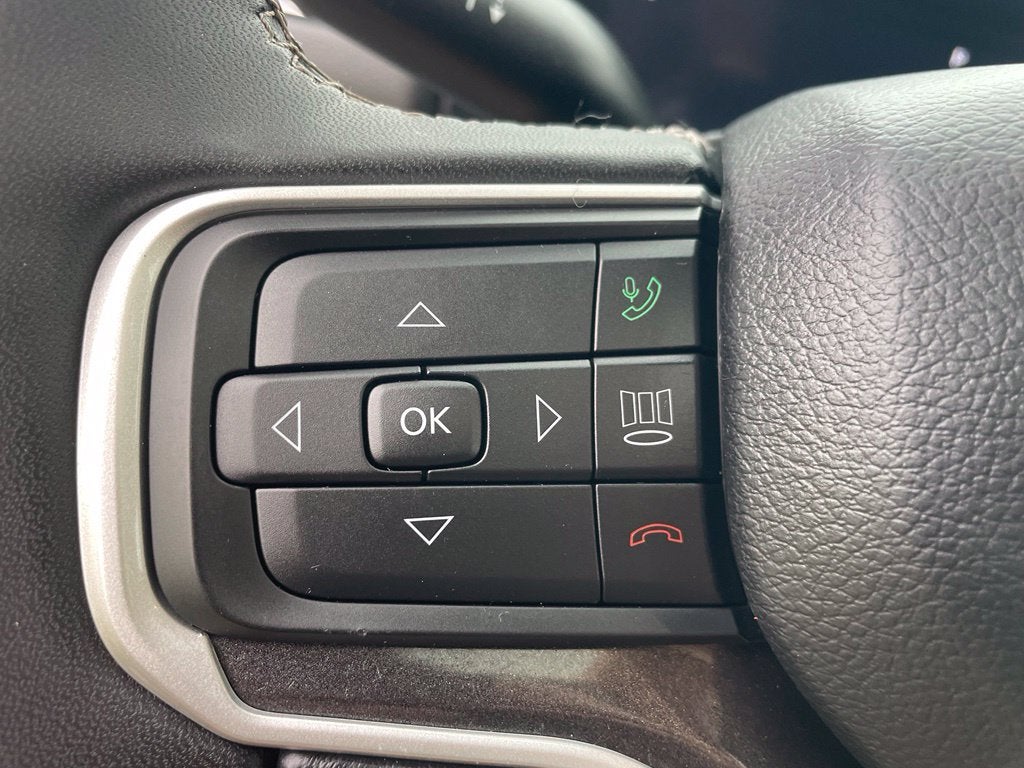 2023 Jeep Wagoneer Base