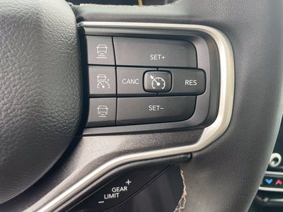 2023 Jeep Wagoneer Base