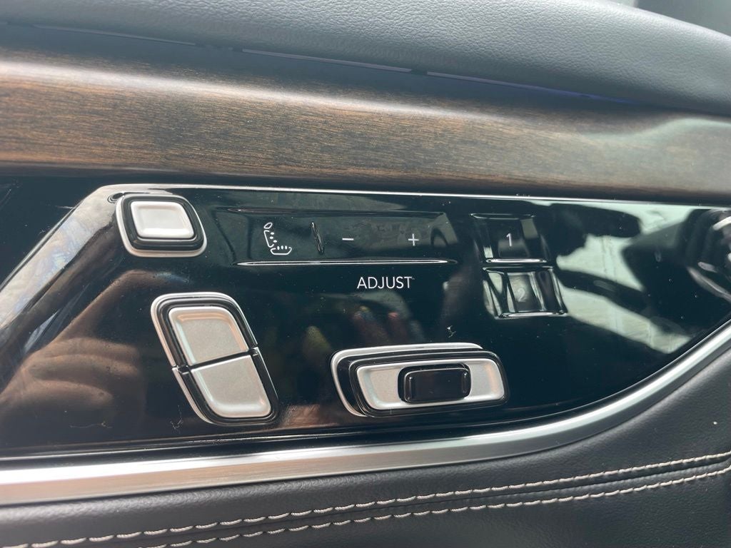 2023 Jeep Grand Wagoneer Series II