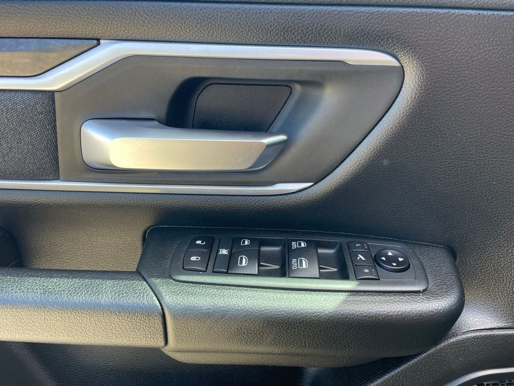 2020 RAM 1500 LONESTAR Night Edition
