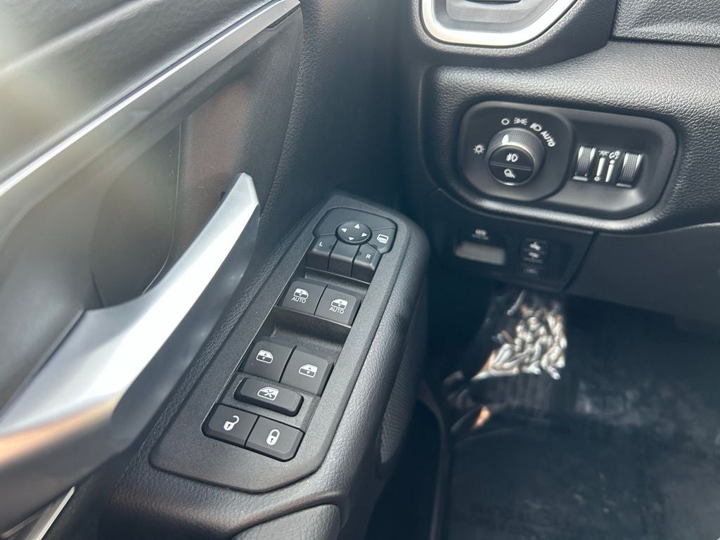 2026 RAM 1500 Big Horn/Lone Star V8 Night Edition