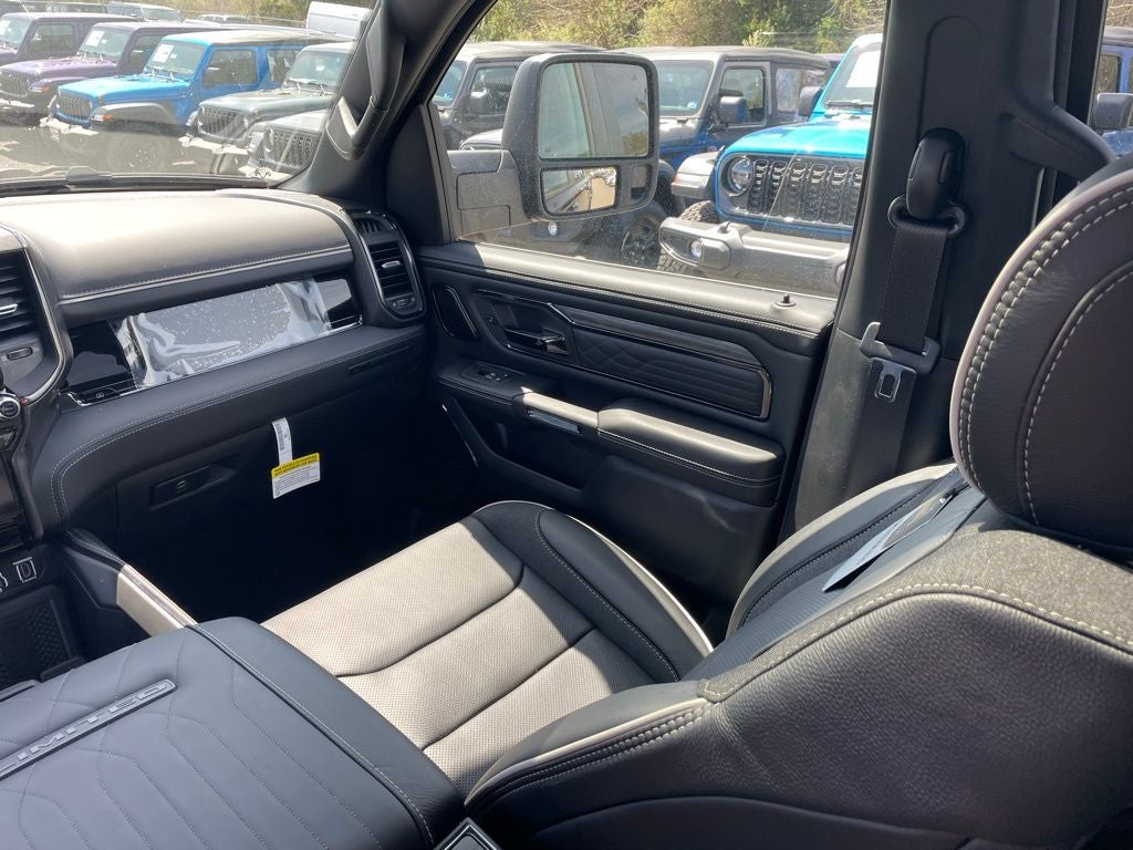2026 RAM 1500 Limited HEMI V8