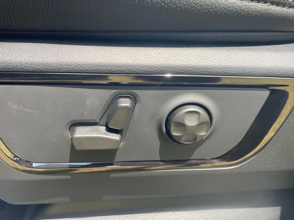 2026 RAM 1500 Limited HEMI V8