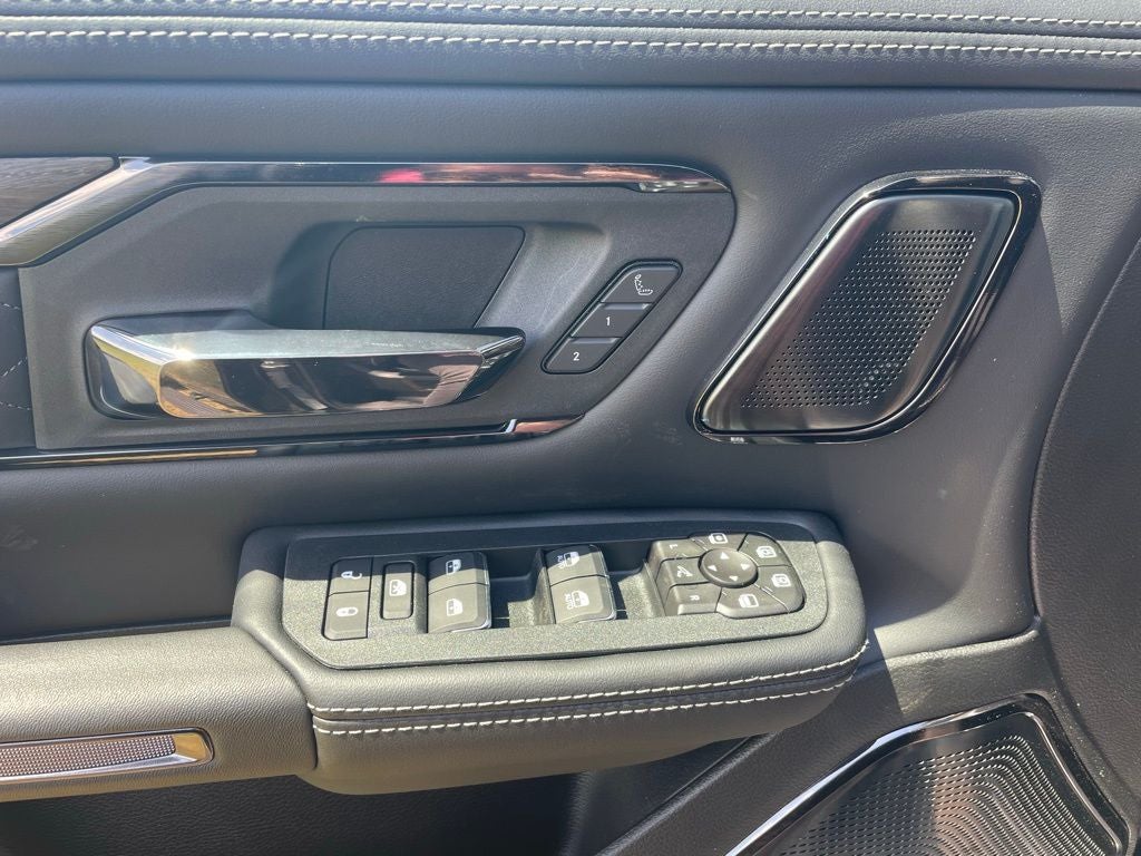 2026 RAM 1500 Limited HEMI V8