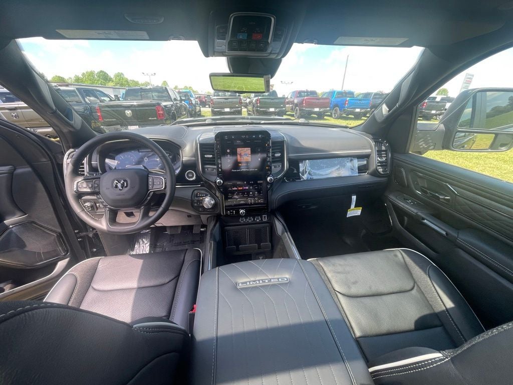 2026 RAM 1500 Limited HEMI V8