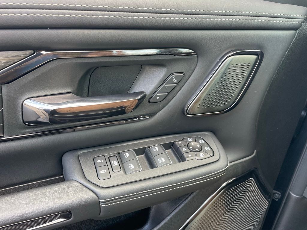 2026 RAM 1500 Limited HEMI V8