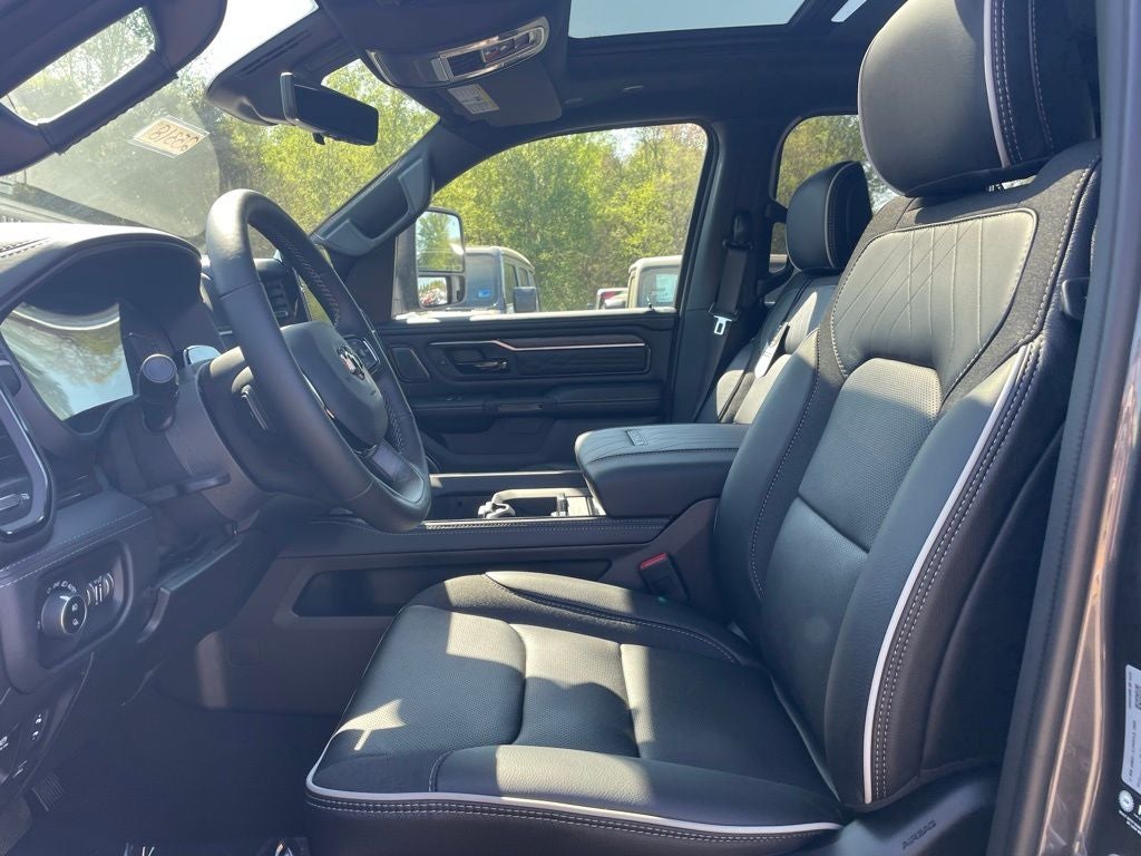 2026 RAM 1500 Limited HEMI V8