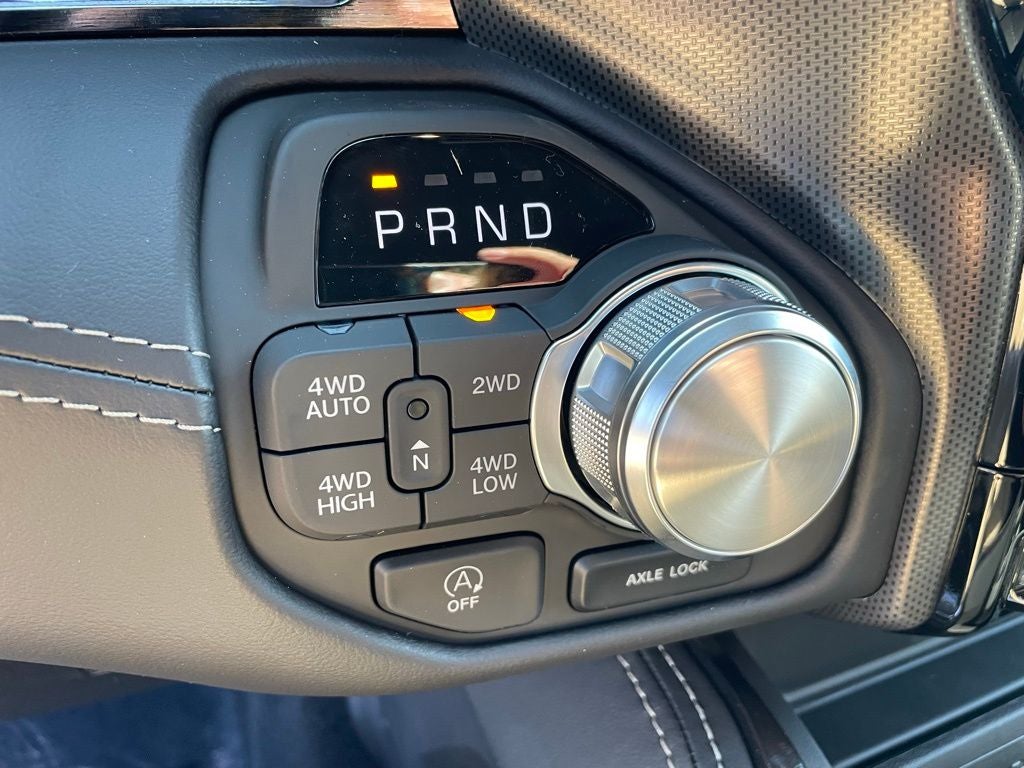 2026 RAM 1500 Limited HEMI V8