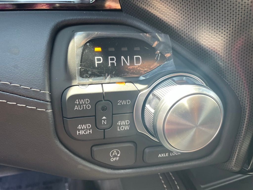 2026 RAM 1500 Limited HEMI V8