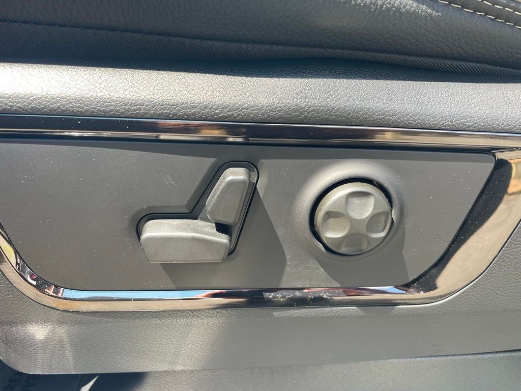 2026 RAM 1500 Limited HEMI V8