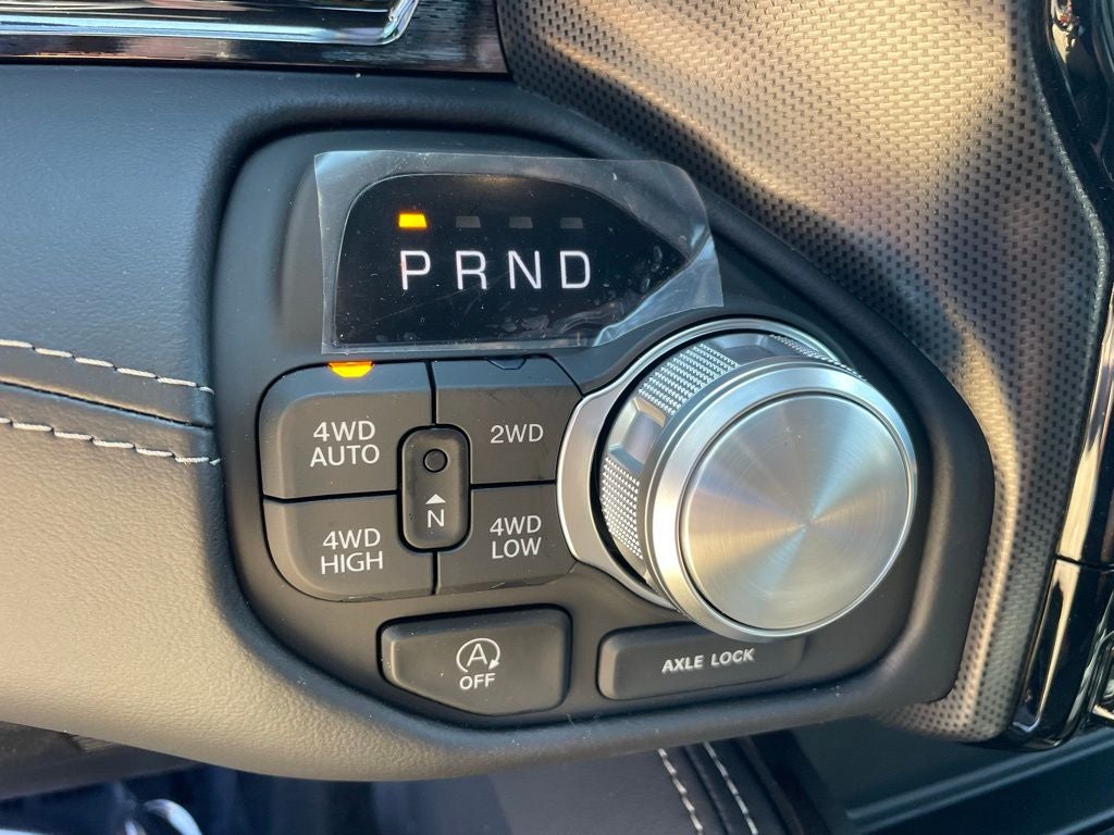 2026 RAM 1500 Limited HEMI V8