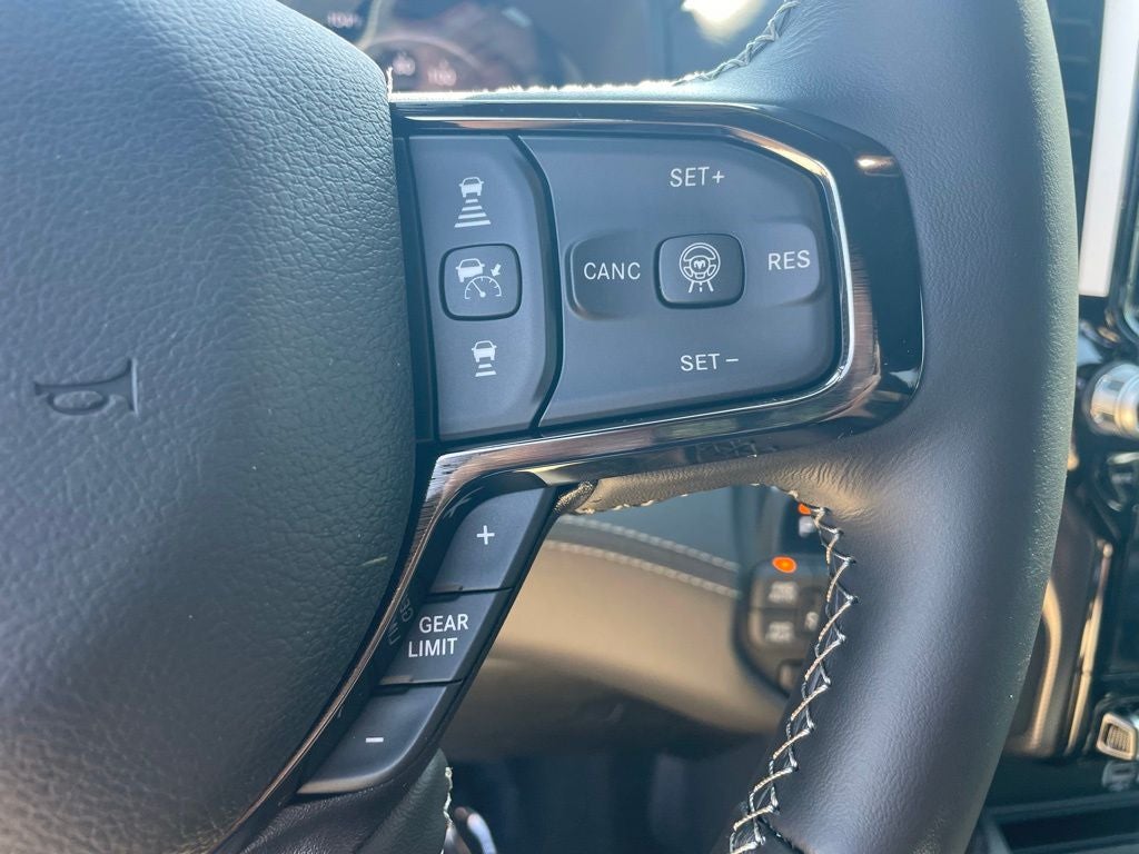 2026 RAM 1500 Limited HEMI V8