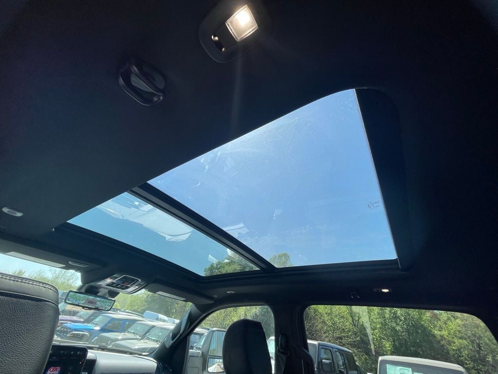 2026 RAM 1500 Limited HEMI V8