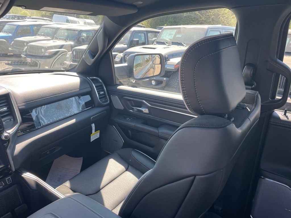 2026 RAM 1500 Laramie HEMI V8