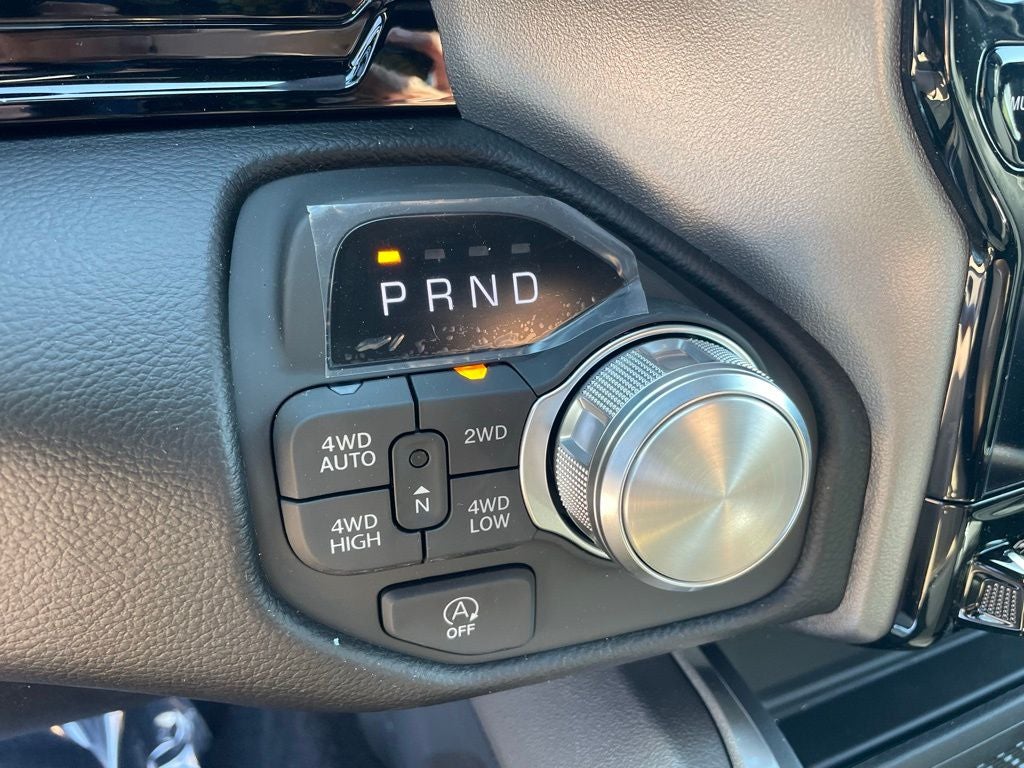 2026 RAM 1500 Laramie HEMI V8