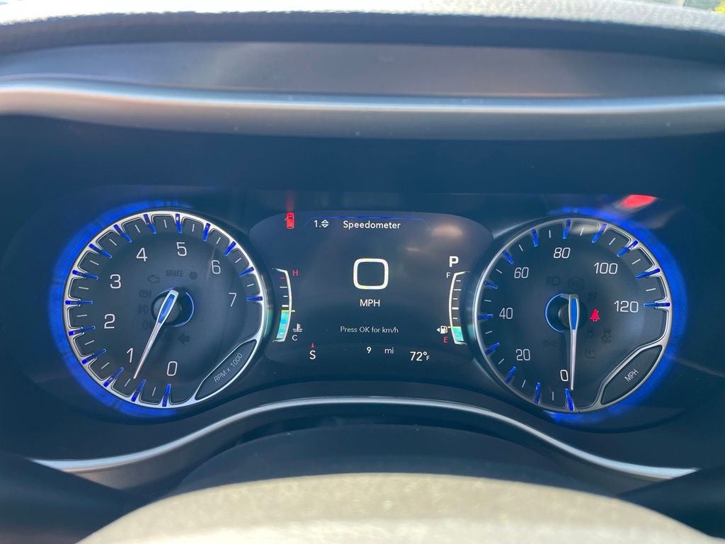 2027 Chrysler Pacifica Select