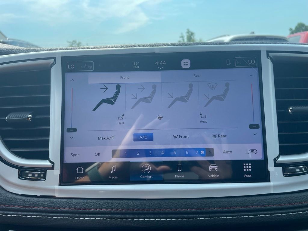 2027 Chrysler Pacifica Select