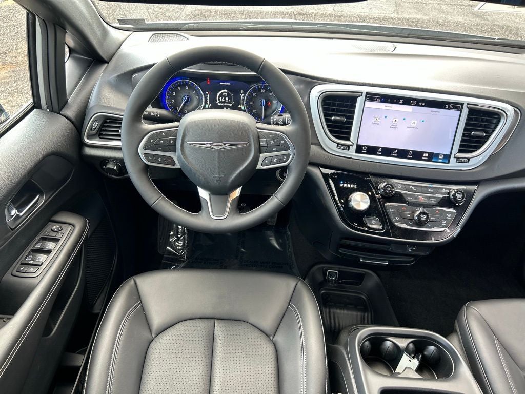 2026 Chrysler Voyager LX