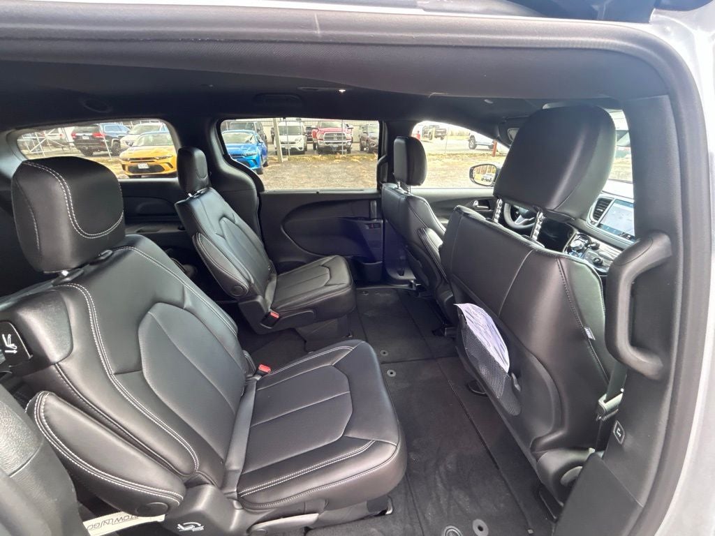 2026 Chrysler Voyager LX