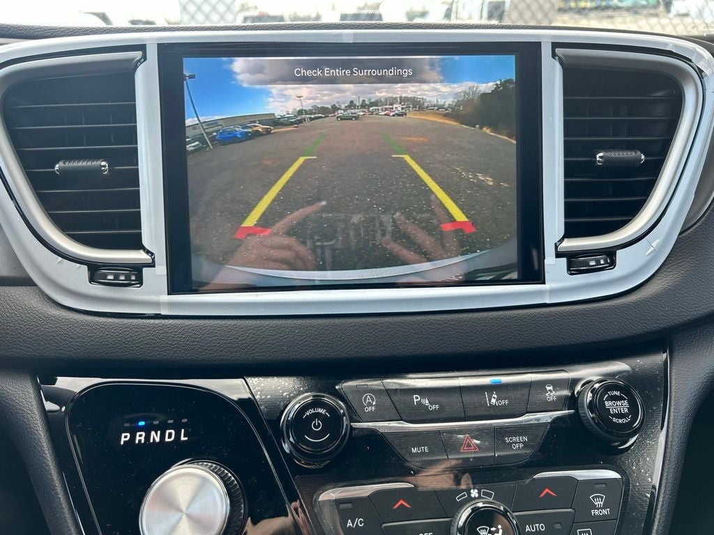 2026 Chrysler Voyager LX