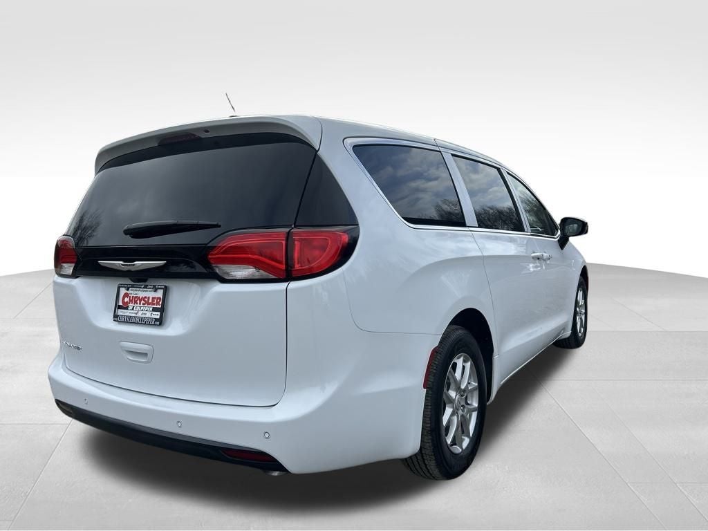 2026 Chrysler Voyager LX