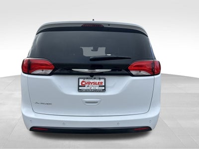 2026 Chrysler Voyager LX